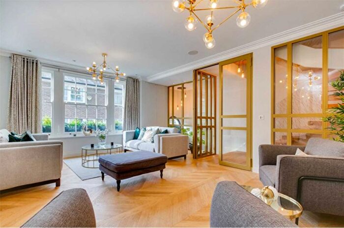 3 Bedroom Property To Rent In Stanhope Mews East, South Kensington, London, SW7