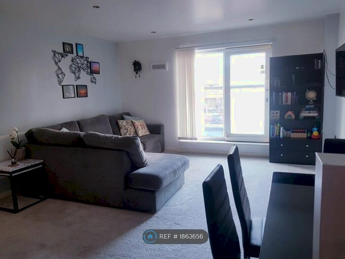 2 Bedroom Flat To Rent In X Q Building, Salford, M5