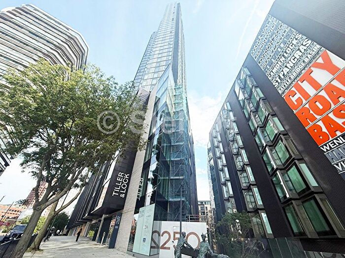 2 Bedroom Flat For Sale In Carrara Tower, Bollinder Place, London, EC1V