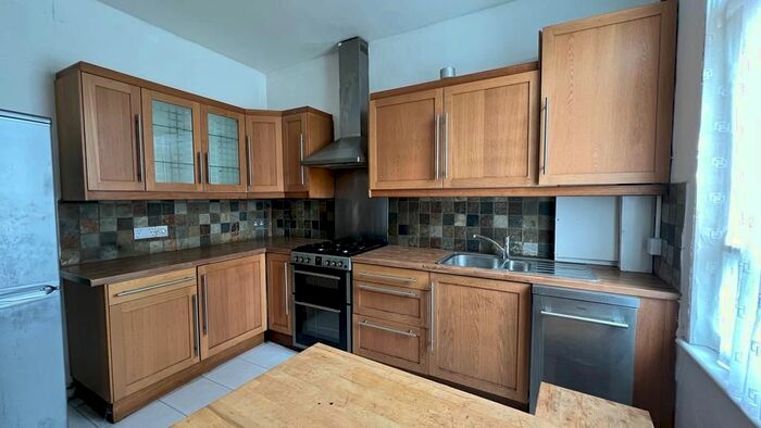 2 Bedroom Flat To Rent In Caulfield Road, London, E6