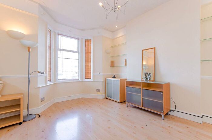 4 Bedroom Property To Rent In Liddington Road, Stratford, London, E15