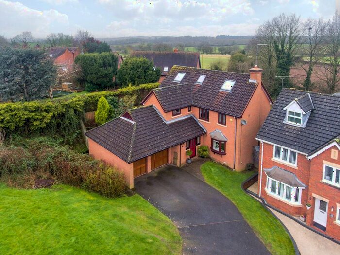 6 Bedroom Detached House For Sale In Foxholes Lane, Callow Hill, Redditch, B97