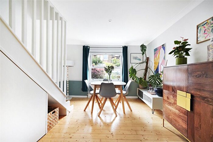 2 Bedroom End Terrace House For Sale In Aubrey Road, Walthamstow, London, E17