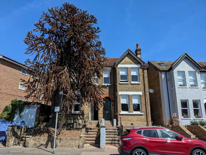 2 Bedroom Apartment To Rent In Lower Road, Sutton, SM1