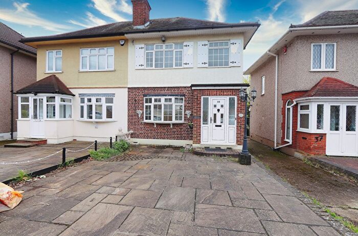 3 Bedroom Semi Detached House To Rent In Lowshoe Lane, Romford, RM5