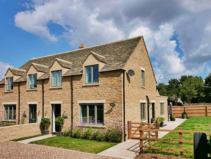 4 Bedroom Semi Detached House To Rent In Weald, Bampton, OX18