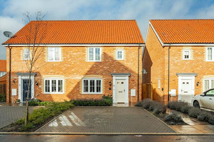 3 Bedroom Semi Detached House For Sale In Hewitt Drive, Mattishall, NR20