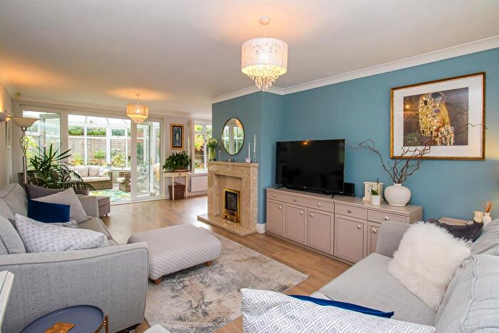 4 Bedroom Detached Bungalow For Sale In The Russets, Sandal, Wakefield, WF2