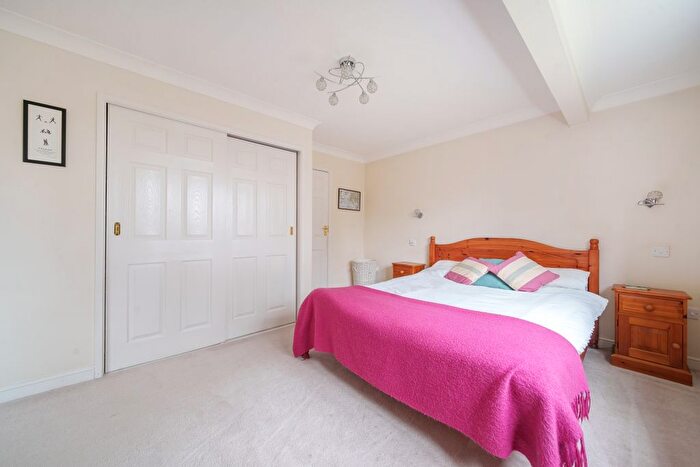 6 Bedroom Detached House To Rent In Park Avenue, Camberley, GU15