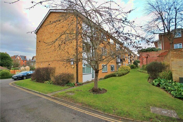 2 Bedroom Flat To Rent In West Road, Guildford, Surrey, GU1