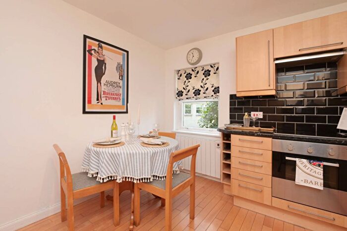 1 Bedroom Flat For Sale In Hopetoun Crescent, Broughton, Edinburgh, EH7