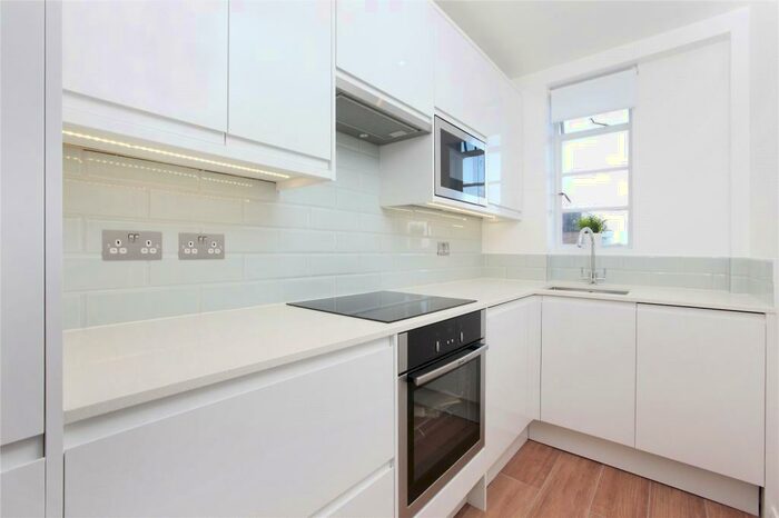 2 Bedroom Flat To Rent In Hightrees House, Nightingale Lane, London, SW12