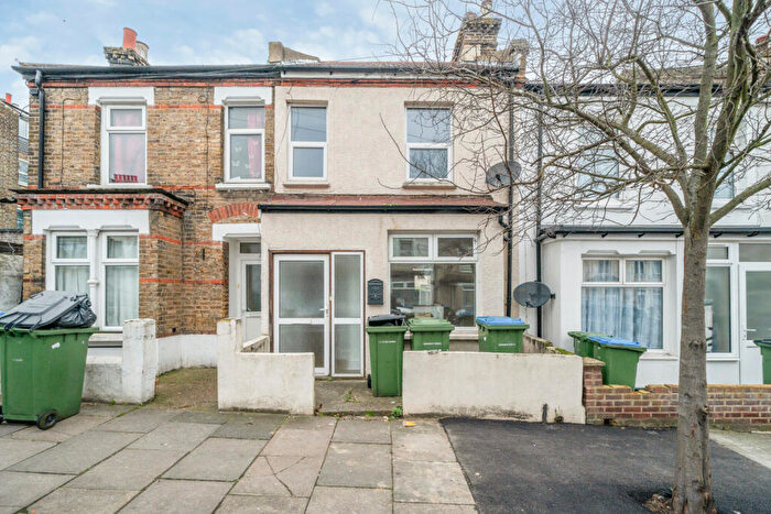 2 Bedroom Terraced House For Sale In Barth Road, Plumstead, SE18