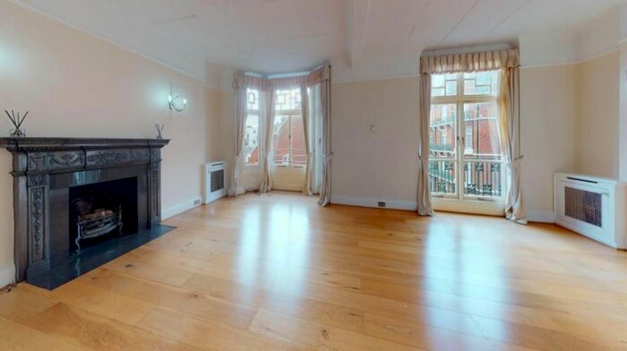 4 Bedroom Flat To Rent In Chiltern Street, London, W1U