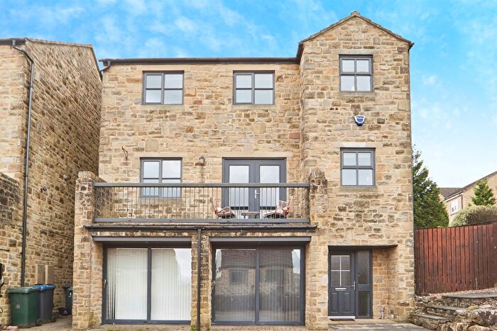 5 Bedroom Detached House For Sale In High Pastures, Keighley, BD22