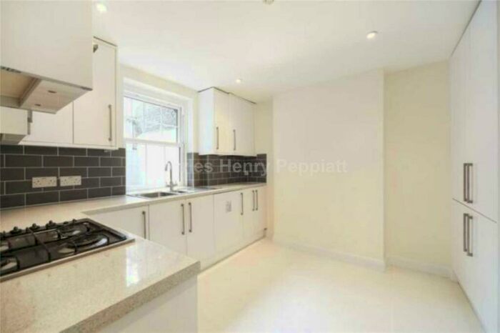 2 Bedroom Apartment To Rent In Eversholt Street, Camden Town, NW1