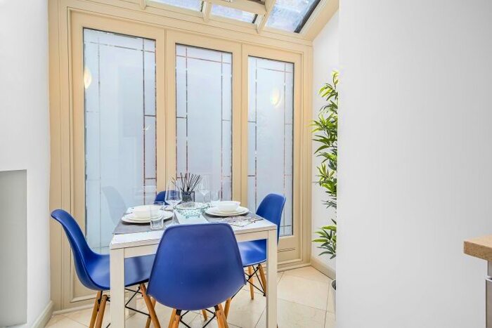1 Bedroom Flat To Rent In West Eaton Place, Belgravia, SW1X