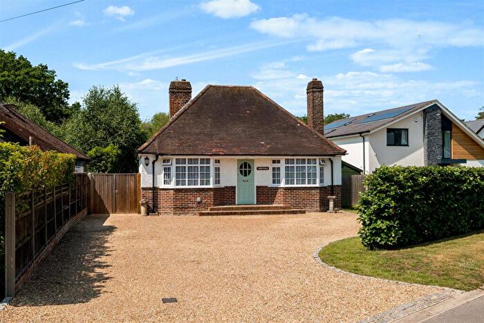 2 Bedroom Bungalow For Sale In Surrey Gardens, Effingham Junction, KT24