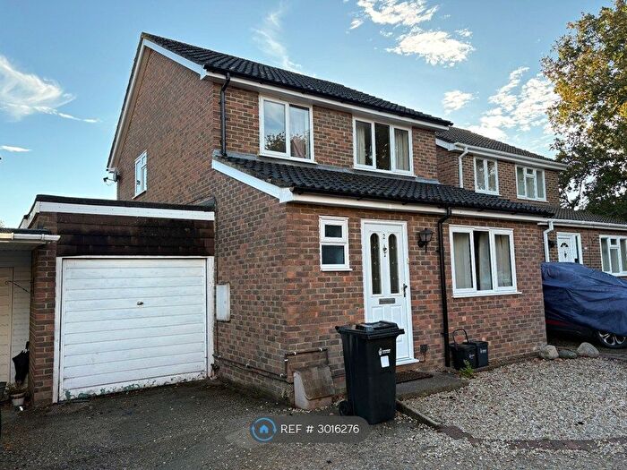 3 Bedroom Terraced House To Rent In Lowestoft Close, Lower Earley, Reading, RG6