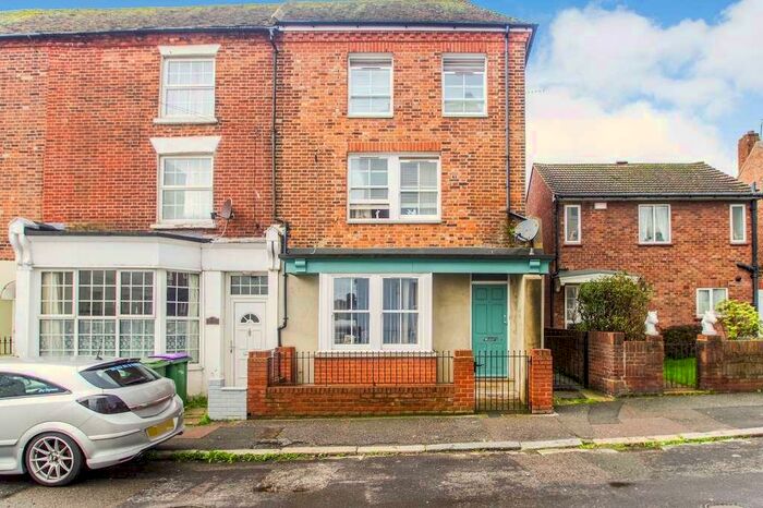 2 Bedroom End Of Terrace House To Rent In Harbour Way, Folkestone, CT20