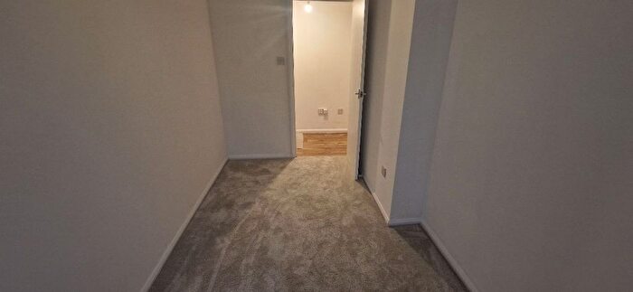 2 Bedroom Flat To Rent In Cherry Blossom Close, London, N13