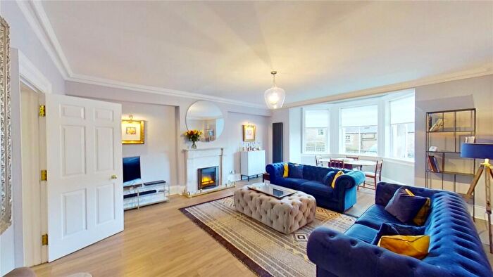 1 Bedroom Flat To Rent In Rothesay Terrace, Edinburgh, EH3