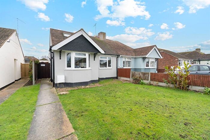 4 Bedroom Semi Detached Bungalow For Sale In Woodman Avenue, Whitstable, CT5