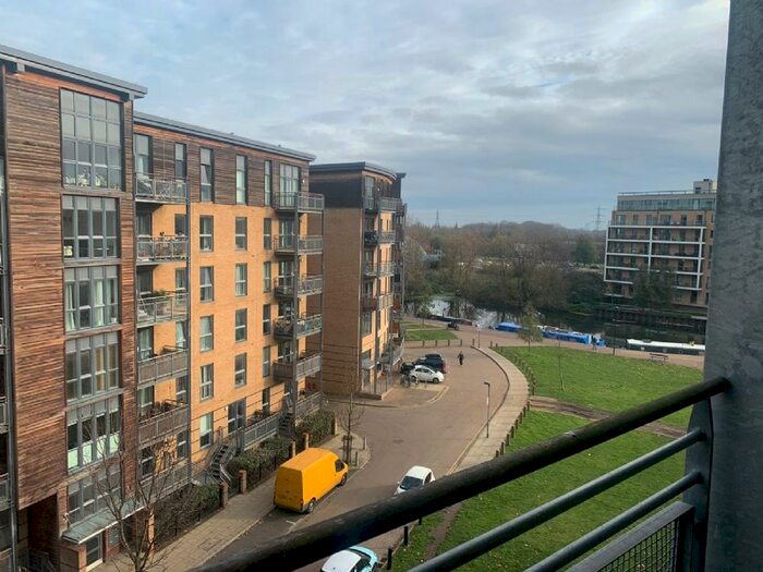 2 Bedroom Flat To Rent In Lockwood House, Harry Zeital Way, Upper Clapton, E5