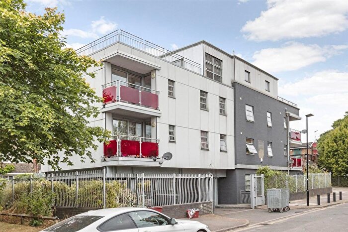 2 Bedroom Flat To Rent In North Road, Brentford, TW8