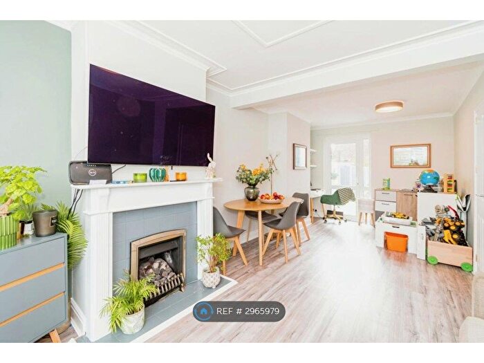 3 Bedroom Terraced House To Rent In English Road, Southampton, SO15