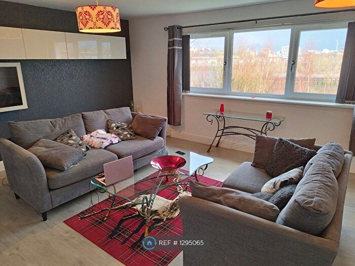 3 Bedroom Flat To Rent In Napier Drive, Glasgow, G51