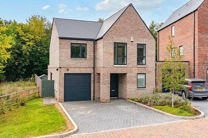 4 Bedroom Detached House For Sale In Fitzpatrick Lane, Hoddesdon, Hertfordshire, EN11