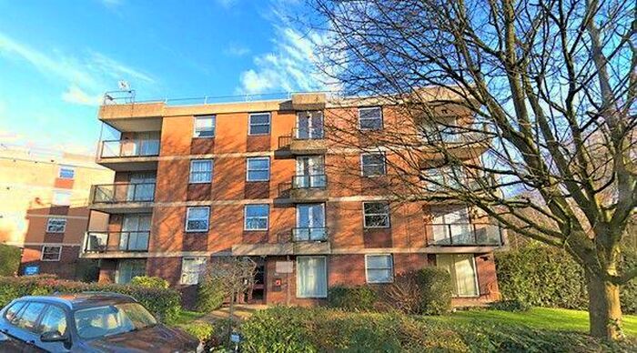 Studio To Rent In Verulam Court, Woolmead Avenue, London, NW9