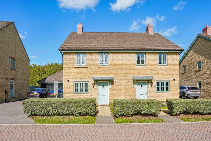 3 Bedroom Semi-detached House For Sale In Poppy Close, Kingston Bagpuize, OX13