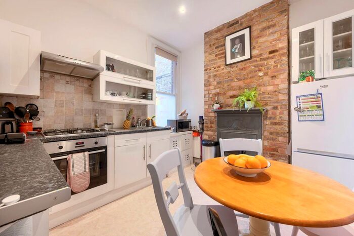 2 Bedroom Flat To Rent In Holland Road, Kensal Green, London, NW10