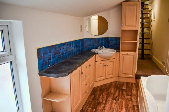 5 Bedroom Terraced House To Rent In Foster Street – Bed, LN5