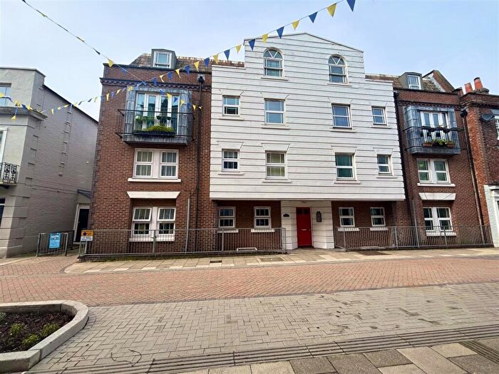 2 Bedroom Apartment To Rent In Castle Road, Southsea, PO5