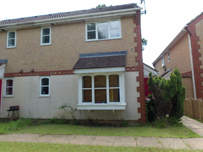 1 Bedroom Chalet To Rent In Maidenbower, RH10