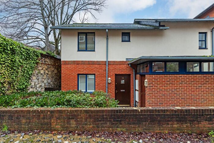 1 Bedroom Apartment For Sale In Silchester Place, Winchester, SO23