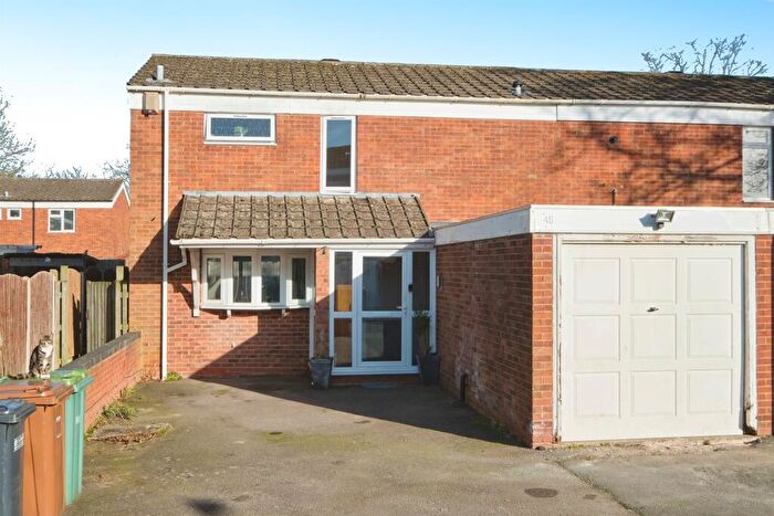 3 Bedroom Semi-Detached House For Sale In Whitebeam Road, Birmingham, B37