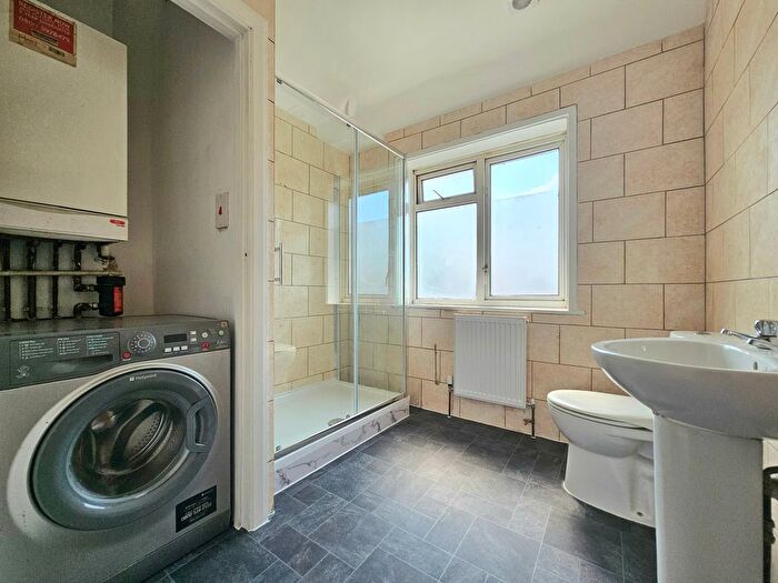 1 Bedroom Maisonette To Rent In Downham Way, Bromley, BR1