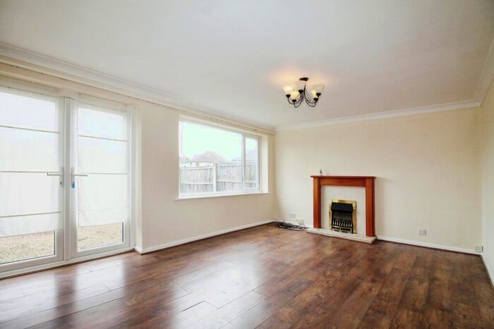 3 Bedroom Terraced House To Rent In Wolley Court, New Farnley, Leeds, LS12