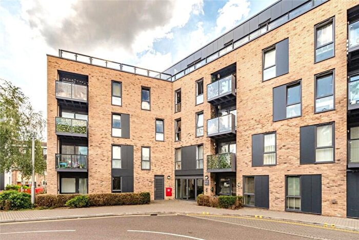 2 Bedroom Apartment To Rent In Addlestone, Surrey, KT15
