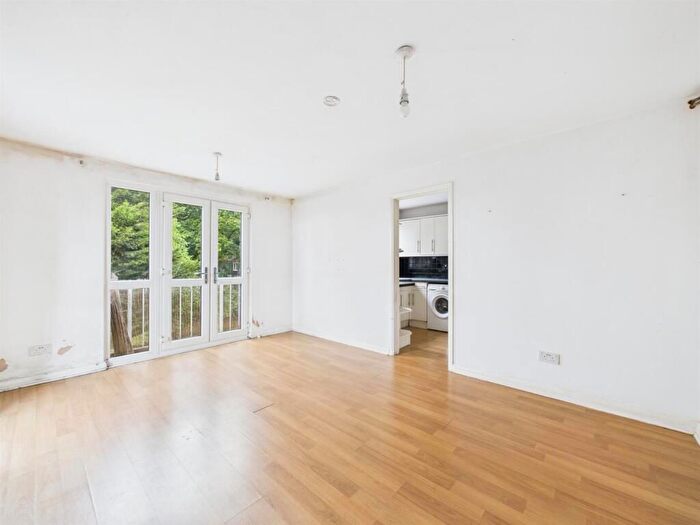 1 Bedroom Flat For Sale In Gravel Hill Close, Bexleyheath, DA6