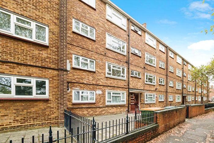 1 Bedroom Flat For Sale In Forest View Road, Manor Park, London, E12