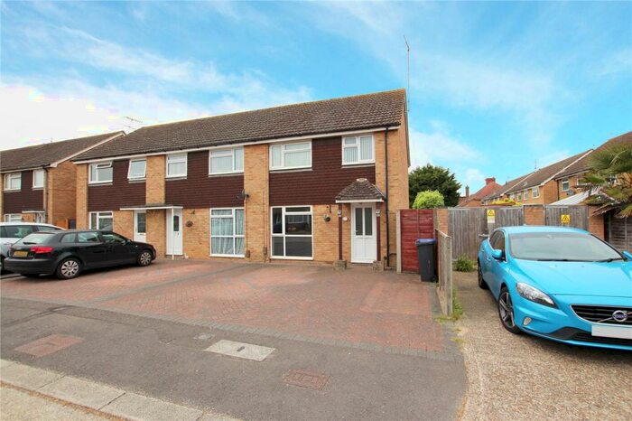 3 Bedroom End Of Terrace House To Rent In Lenhurst Way, Worthing, West Sussex, BN13