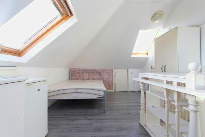 Studio To Rent In Cairnfield Avenue, Neasden, NW2
