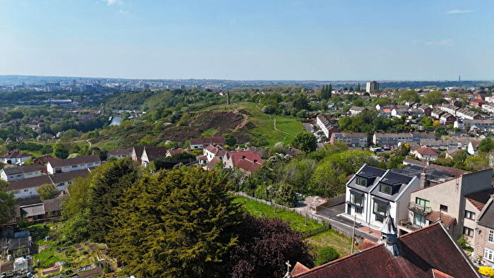 3 Bedroom Town House For Sale In Fir Tree Lane, Bristol, BS5