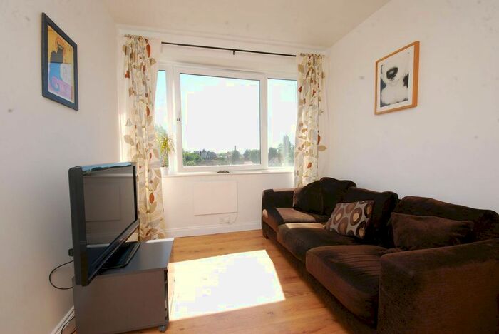 1 Bedroom Flat To Rent In Kersfield Road, Putney, London, SW15