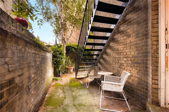 2 Bedroom Flat For Sale In Cavell Street, London, E1